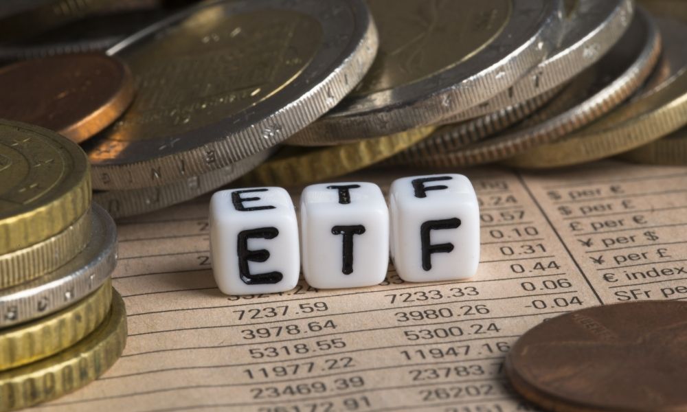 ETFs de Índice vs. ETFs Setoriais: Entenda as Diferenças e Escolha a Melhor Estratégia para Você