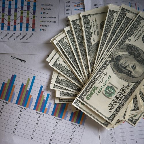Billie dollar with business chart